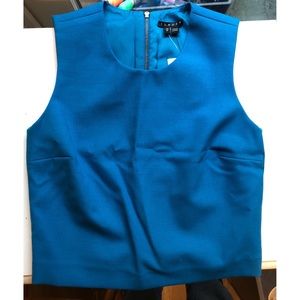 New blue Theory no-sleeve short top